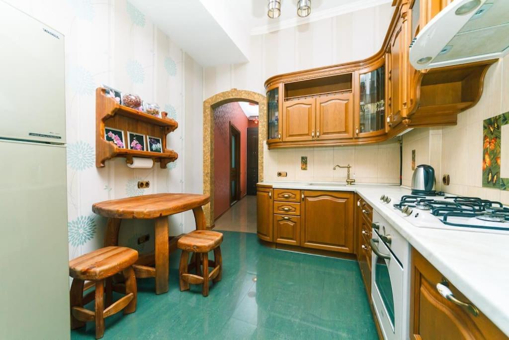 Apartment With View On Inpedendence Square Khreshchatyk Київ Екстер'єр фото