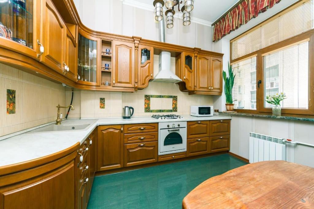 Apartment With View On Inpedendence Square Khreshchatyk Київ Екстер'єр фото