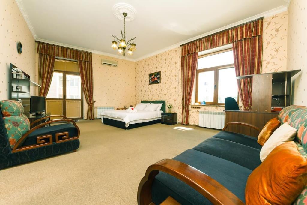 Apartment With View On Inpedendence Square Khreshchatyk Київ Екстер'єр фото