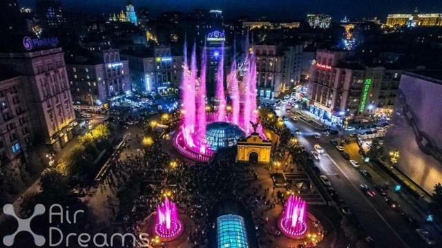 Apartment With View On Inpedendence Square Khreshchatyk Київ Екстер'єр фото